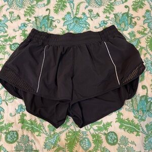Black lululemon hotty hot shorts 2.5” size 10